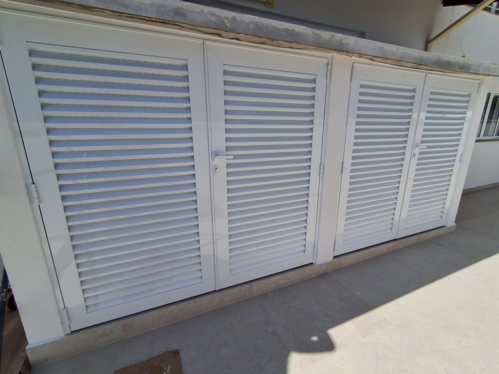 ESQUADRIA DE ALUMÍNIO