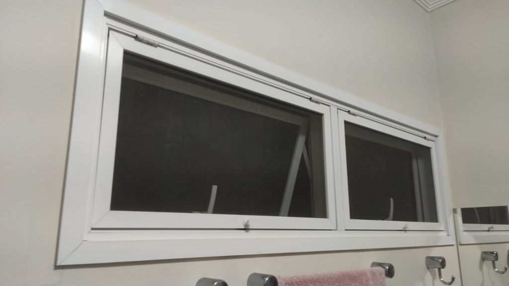 ESQUADRIA DE ALUMÍNIO