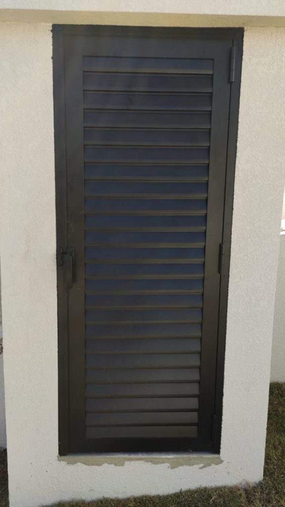 ESQUADRIA DE ALUMÍNIO