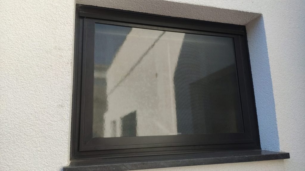 ESQUADRIA DE ALUMÍNIO