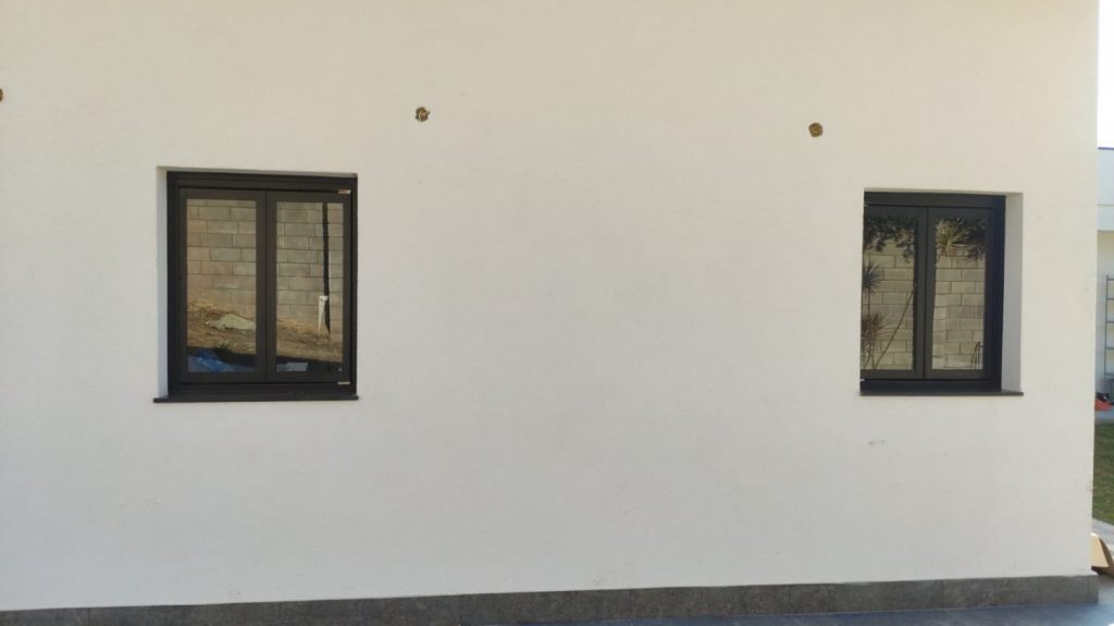 ESQUADRIA DE ALUMÍNIO