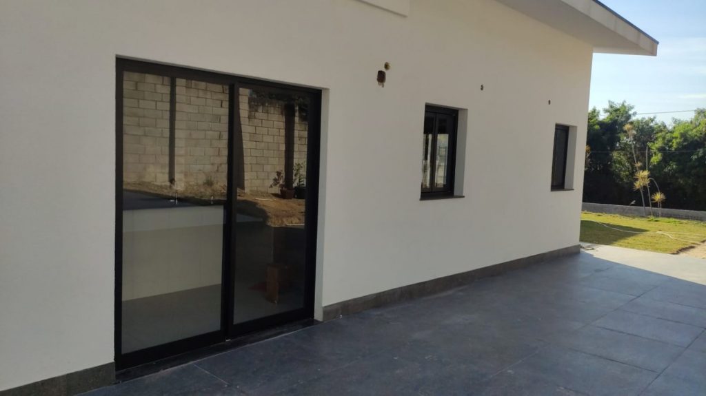 ESQUADRIA DE ALUMÍNIO